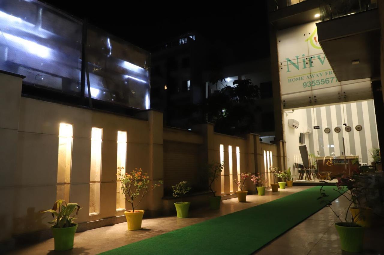 Nirvana Rooms 古尔冈 外观 照片
